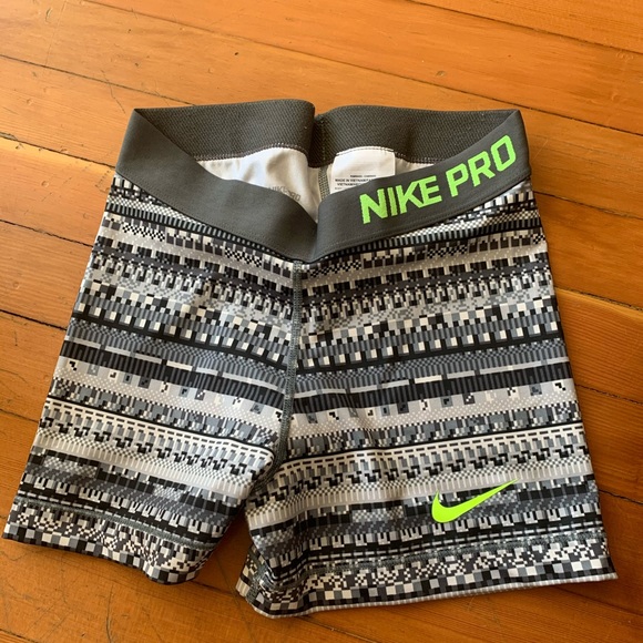 Nike compression shorts size small - Picture 1 of 2